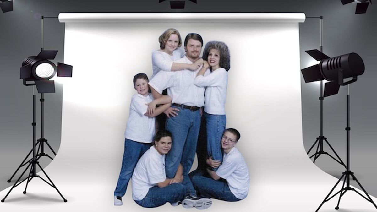 Awkward Family Photo Shoot image number null